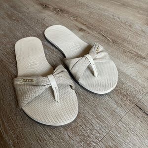 You St. Tropez Material Sandal in Beige
Havaianas